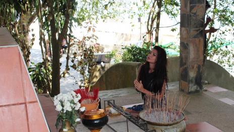 Преслава показа гаджето, двамата са на... слон!