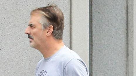 Крис Нот от „Сексът и градът“ – контузен по тротоара в Манхатън