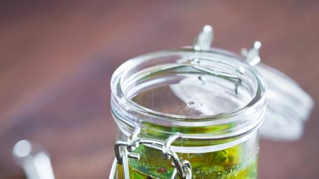 Защо е по-добре сами да приготвяте дресинга за салата