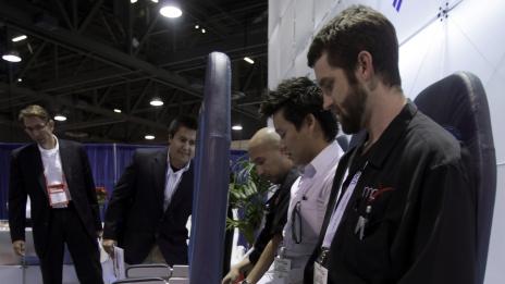 Стоящи седалки в самолета – ново бъдеще или безумна идея?