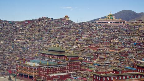 Будистката академия Ларунг Гар