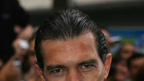 Бандерас чукна 51!