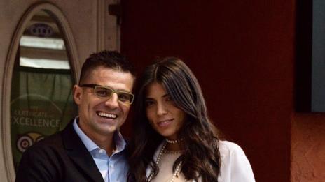 За първи път: Андрей позира с бременната Емануела