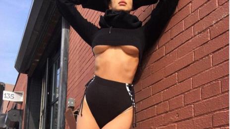 Ирина Шейк от долу нагоре