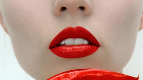 Устни и цветя