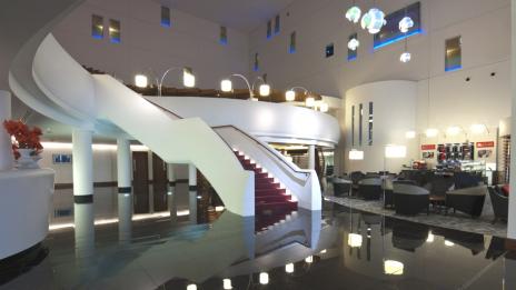 Лондонският хотел Hilton "краде" туристите направо от летището