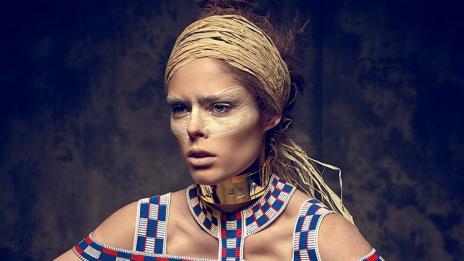 Коко Роча в ролята на мексиканска дива