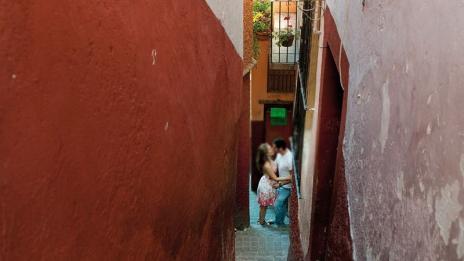 Алеята на целувката