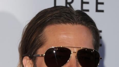 Брад Пит подкрепи гей браковете