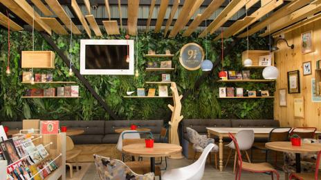 2 в 1: Книжарница и кафене