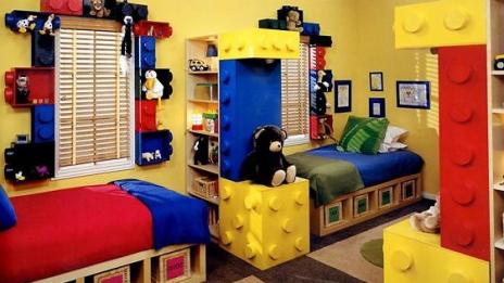 Детска стая с LEGO интериор