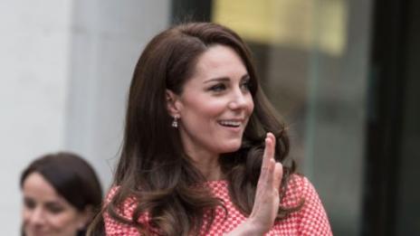 Кейт Мидълтън блесна отново в тоалет на български дизайнер