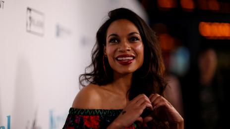 Росарио Доусън върти любов със сенатора на Ню Джърси Кори Букър