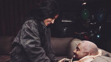 Кание продава подаръка на Ким