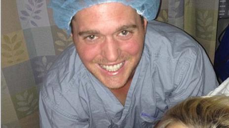 Майкъл Бубле стана баща на момченце