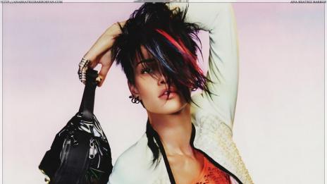 Драконовата Ана Беатрис Барос