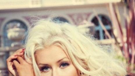 Агилера се върна към амплоато си на сексбомба