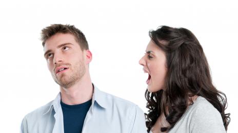 9 изречения, които да спестите на съпруга си