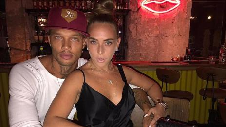 Милиардерска наследница е бременна от най-горещия престъпник в света