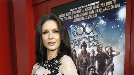 Катрин Зита-Джоунс за първи  път коментира семейните здравословни проблеми