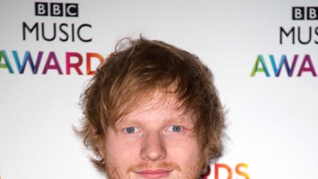 Ед Шийрън иска да живее близо до родителите си