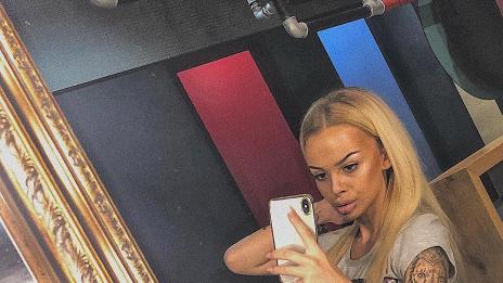 България се оказва тясна за таланта и на Сузанита