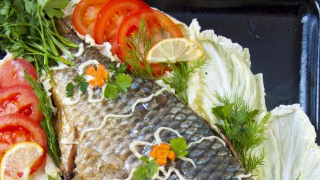 Шаран с кисело мляко