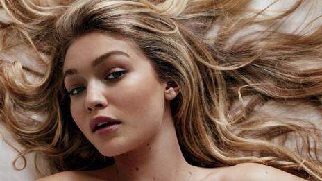 Джиджи Хадид като секси изкусителка