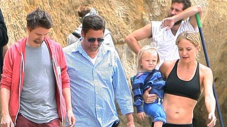 Кейт Хъдсън показа атлетичното си тяло по време на снимки за реклама