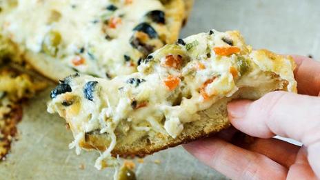 Видео рецепта: Хляб с маслини и кашкавал