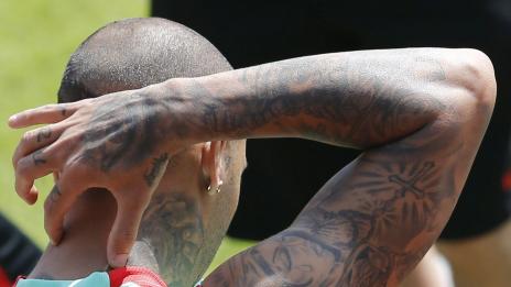 Жените въздишат по татуирани мъже