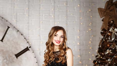 Корсети, пера: Какво да предпочетете за роклята в новогодишната нощ?