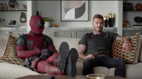 Дедпул на гости на Дейвид Бекъм