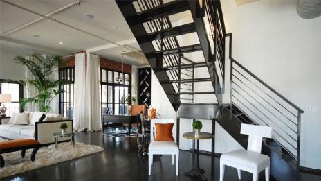 Мезонет за 2,7 млн. долара: В дома на Чарлийз Терон