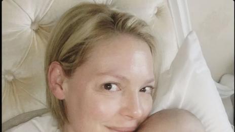 Катрин Хейгъл показа бебето си