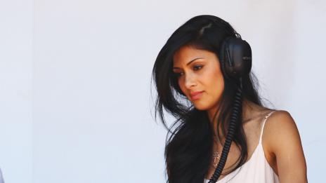 Никол плачела пред възхищението на Люис