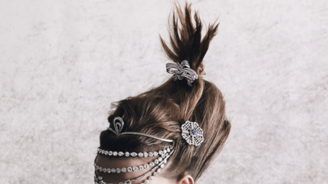 Блясък в косите с нежни и впечатляващи бижута