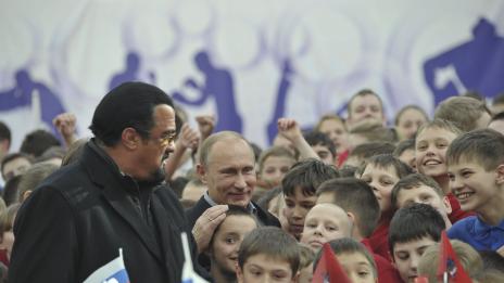 Стивън Сегал и Владимир Путин откриват център за бойни изкуства