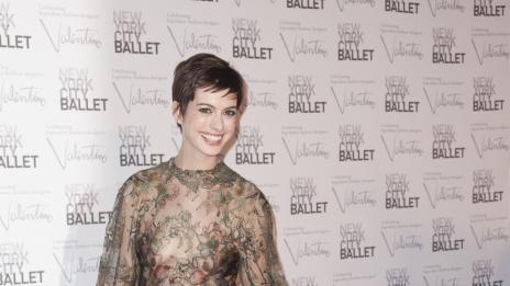 Сватбената рокля на Ан Хатауей ще е на Valentino