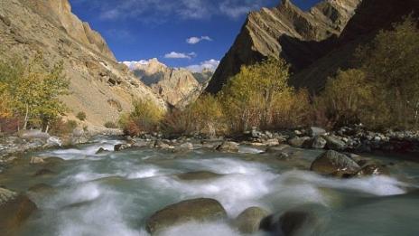 Лунната земя