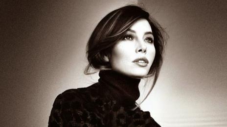 Джесика Бийл – въплъщение на холивудския блясък според Dior