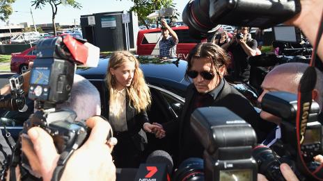 Амбър Хърд се размина с 10 години затвор