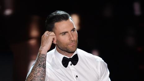 Адам Лавин показа дупето си (Видео)