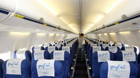 Как да избегнете здравни рискове по време на дълъг полет