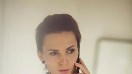 Заплашени ли са мъжете от успеха на съпругите си?