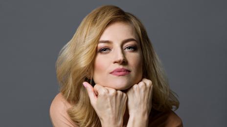 5 идеални аксесоара за жени над 40