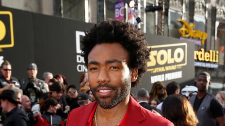 Доналд Глоувър – най-добре облеченият мъж на 2019