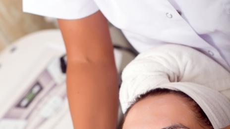 Жените "губят" 244 дни от живота си, за добрата си визия