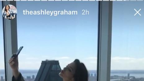 Ашли разкри невероятна гледка – отвисоко по дантела