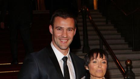 Дани Миноуг се раздели с бащата на детето й